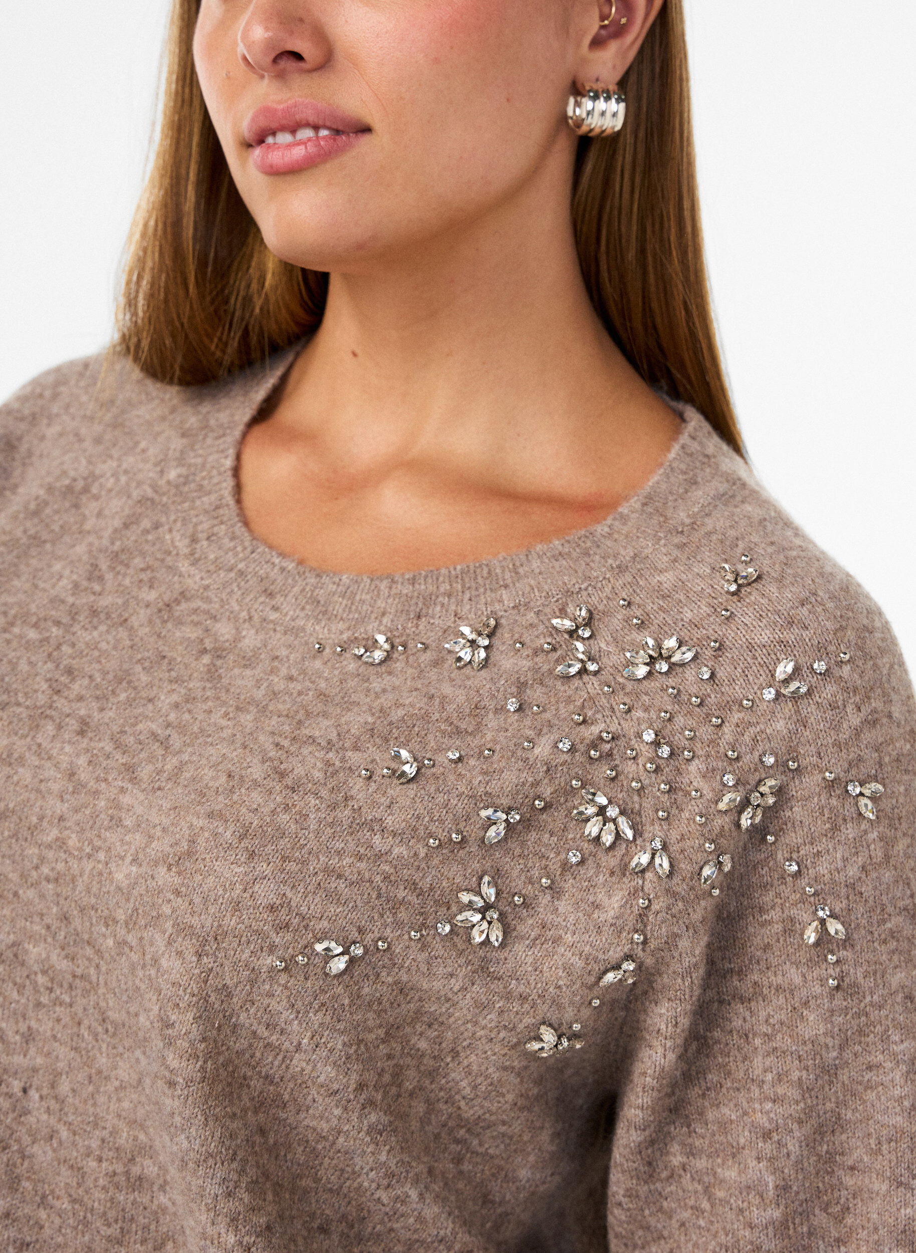 ZizziStrikkebluse med rhinesteiner og nagler, Beige, Model image number 3
