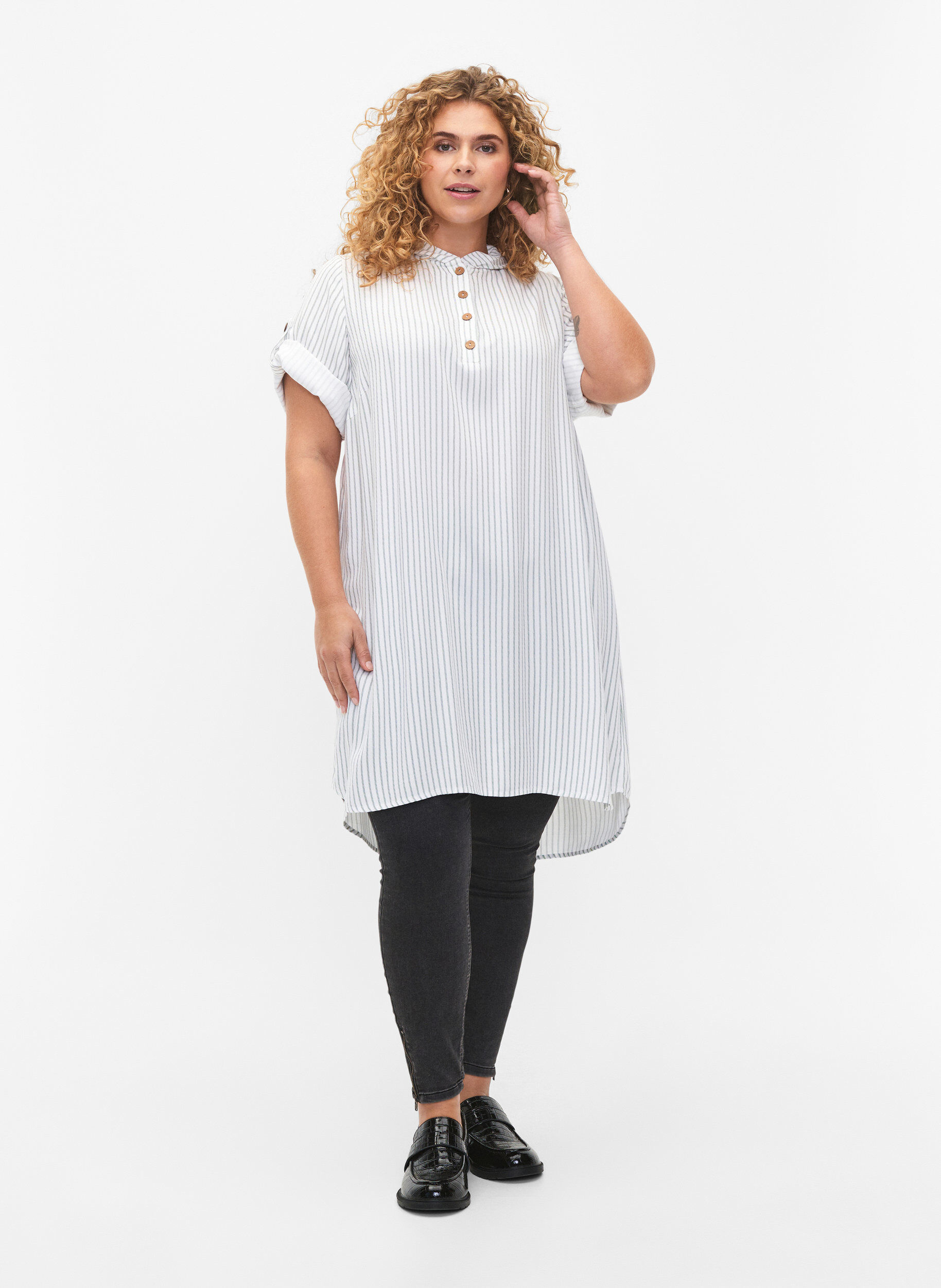 Zizzi Kortermet tunika i viskose med hette, Chinois Green Stripe, Model image number 2