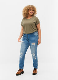 Ripped Emily jeans med normal høyde i livet, Blue denim, Model