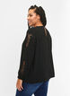 Bluse med lange ermer og heklede detaljer, Black, Model image number 1