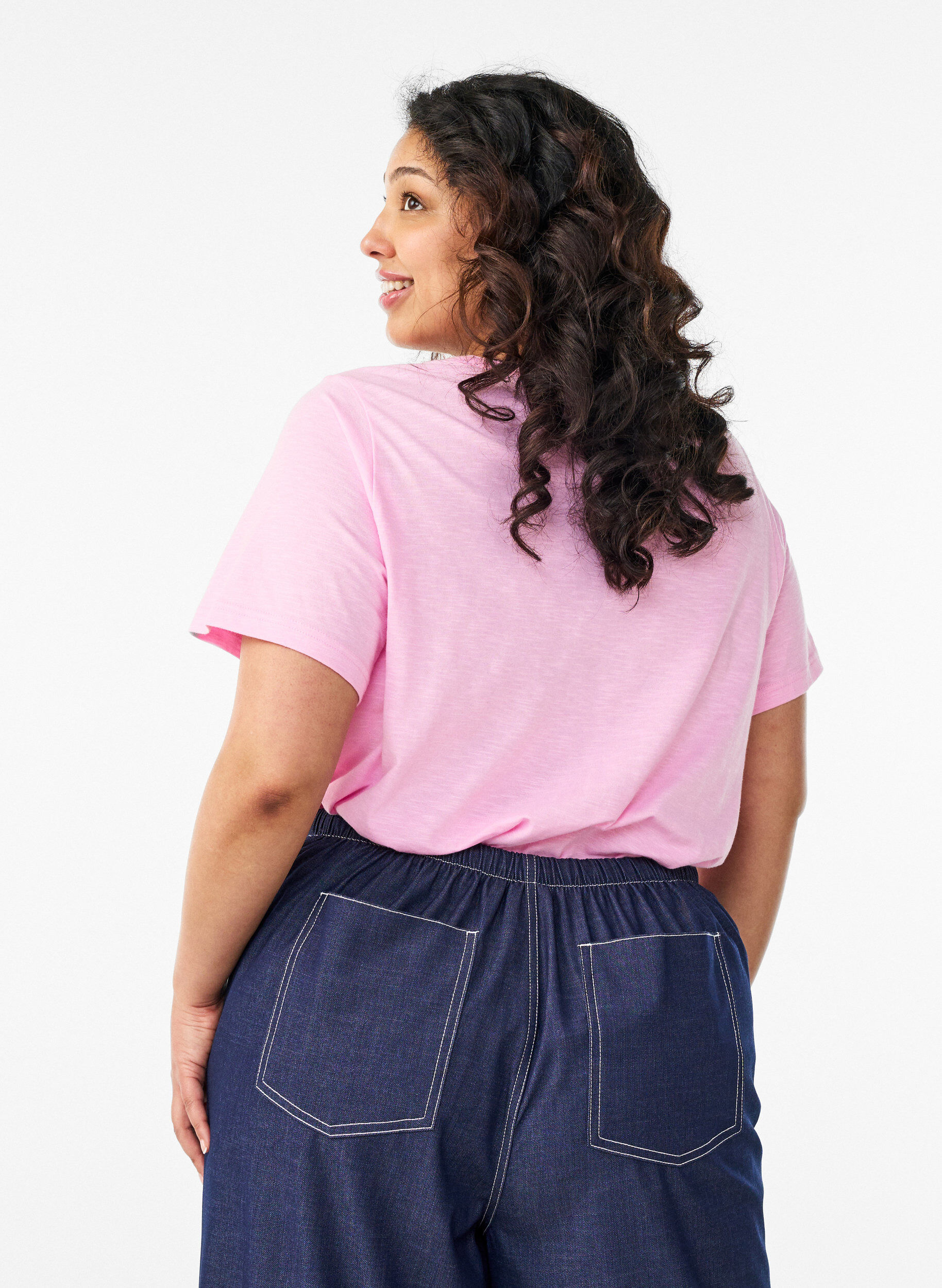 Zizzi T-skjorte med knappdetalj, Rosa, Model image number 2