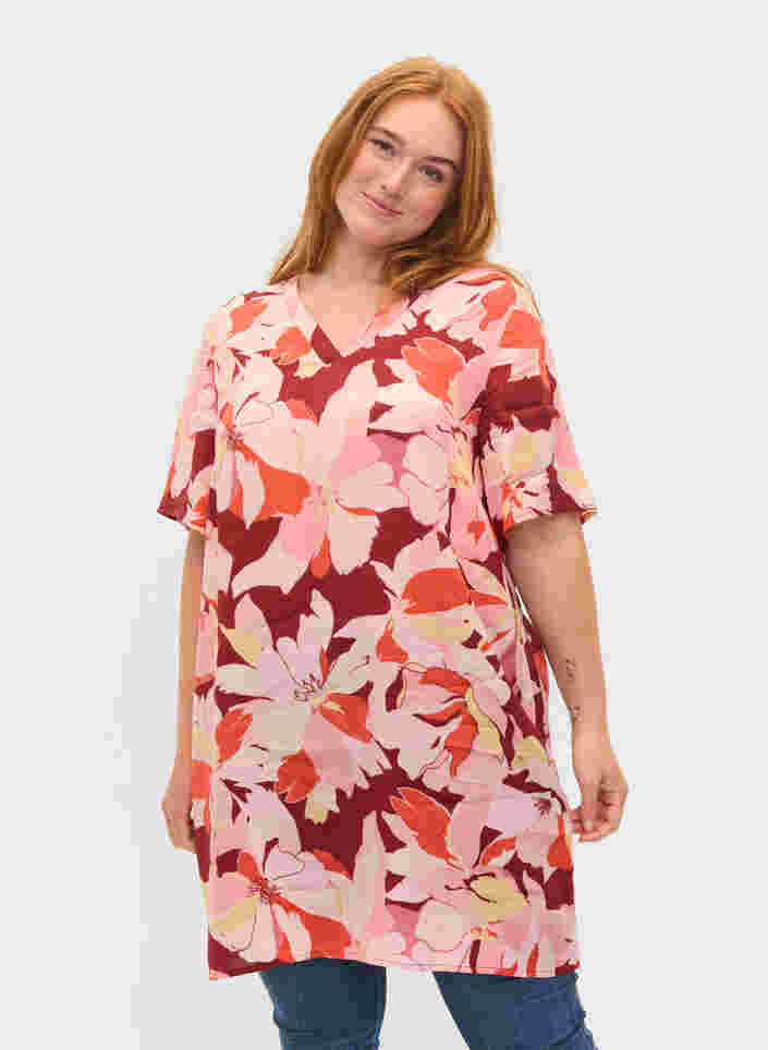 Viskosetunika med blomstermønster, Bordeaux Flower AOP, Model