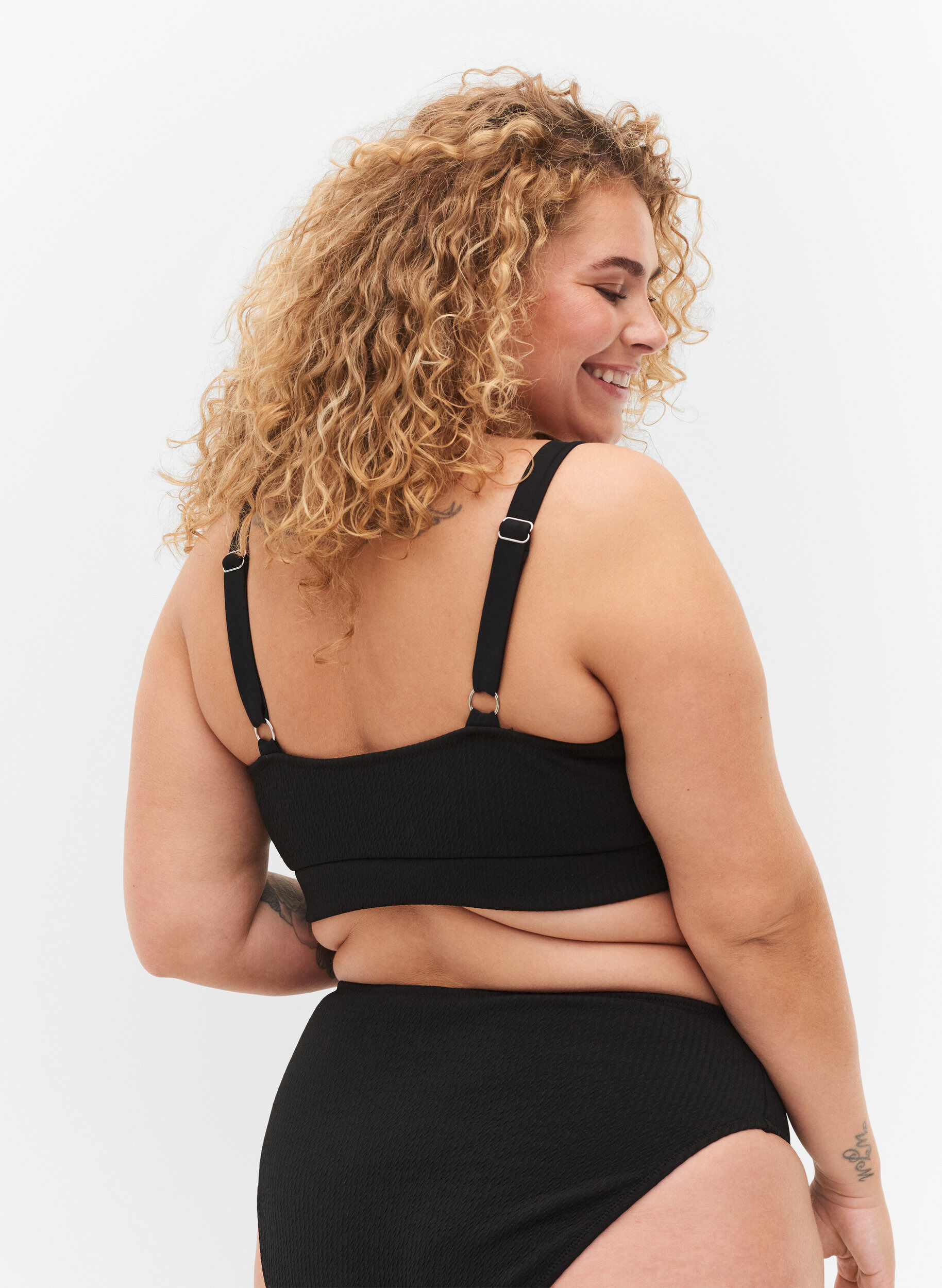 Zizzi Bikinitopp med kreppmateriale, Black, Model image number 1