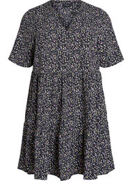Kortermet kjole med A-lineskåret snitt og snittlinjer, Black Ditsy Flower