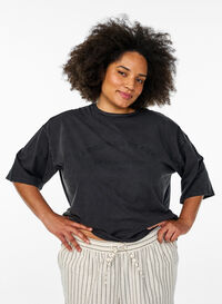 Kort T-skjorte med Loose fit, Grå Kort T-skjorte med Loose fit, Grå, Model