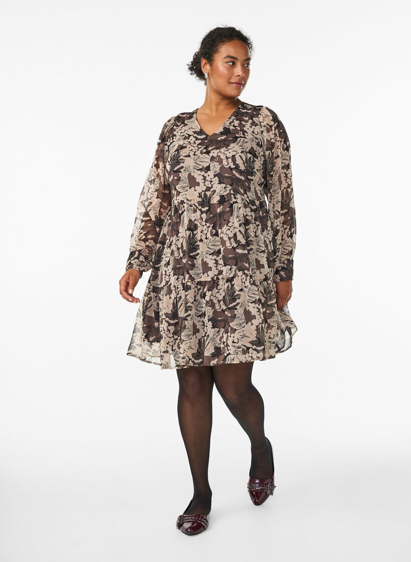 Kort A-linjekjole med blomstertrykk, Black Flower AOP, Model