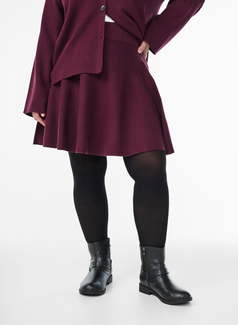 Kort strikket A-linjeformet skj&oslash;rt, M&oslash;rk Bordeaux, Model image number 3