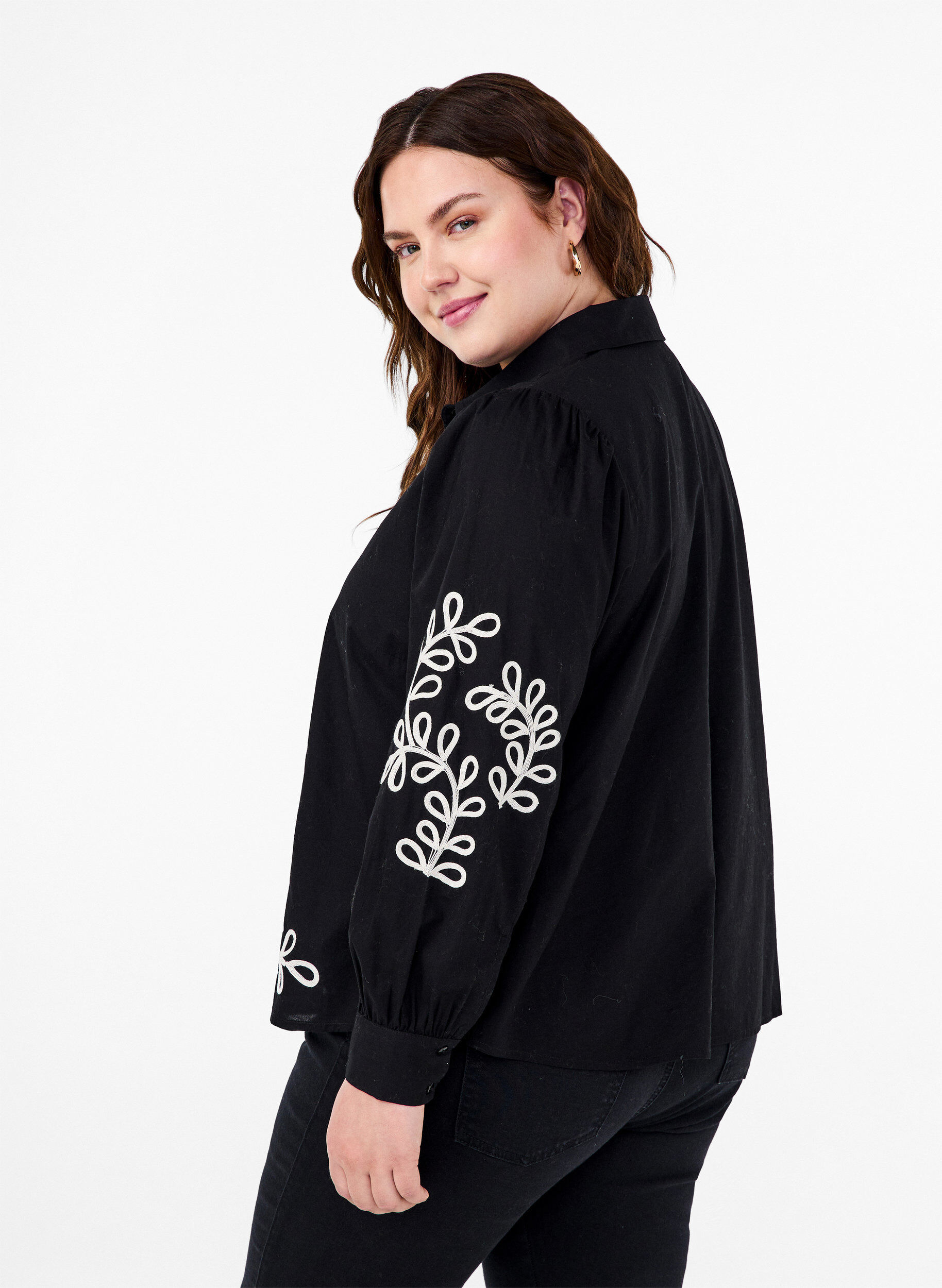 Zizzi L&oslash;s skjorte i bomull med broderi, Black, Model image number 1