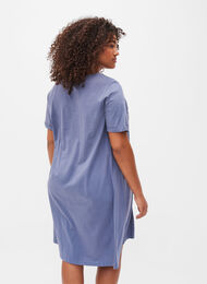 Kortermet nattkjole i bomull med trykk, Grey W. Simplicity, Model