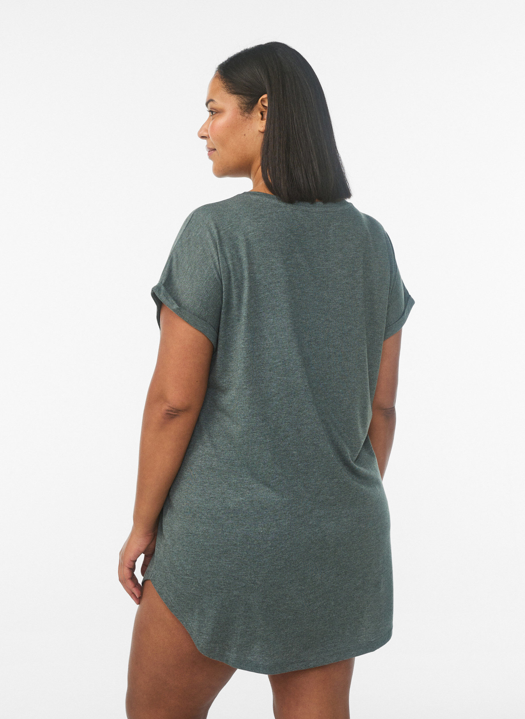 Zizzi Kortermet nattkjole med teksttrykk, Gr&oslash;nn, Model image number 2