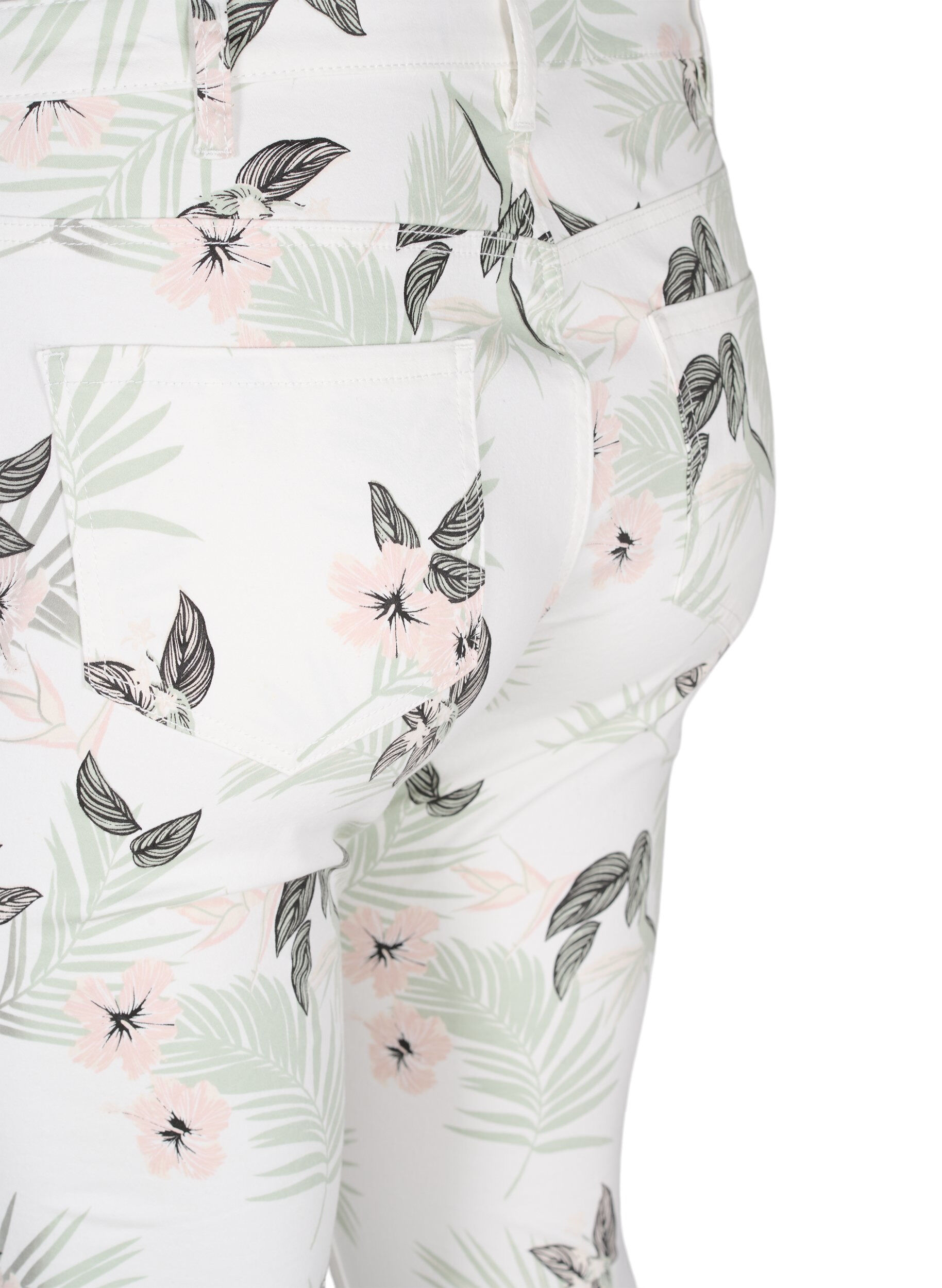 Zizzi Amy jeans med h&oslash;yt liv og blomsterm&oslash;nster, White Flower AOP L78, Packshot image number 3