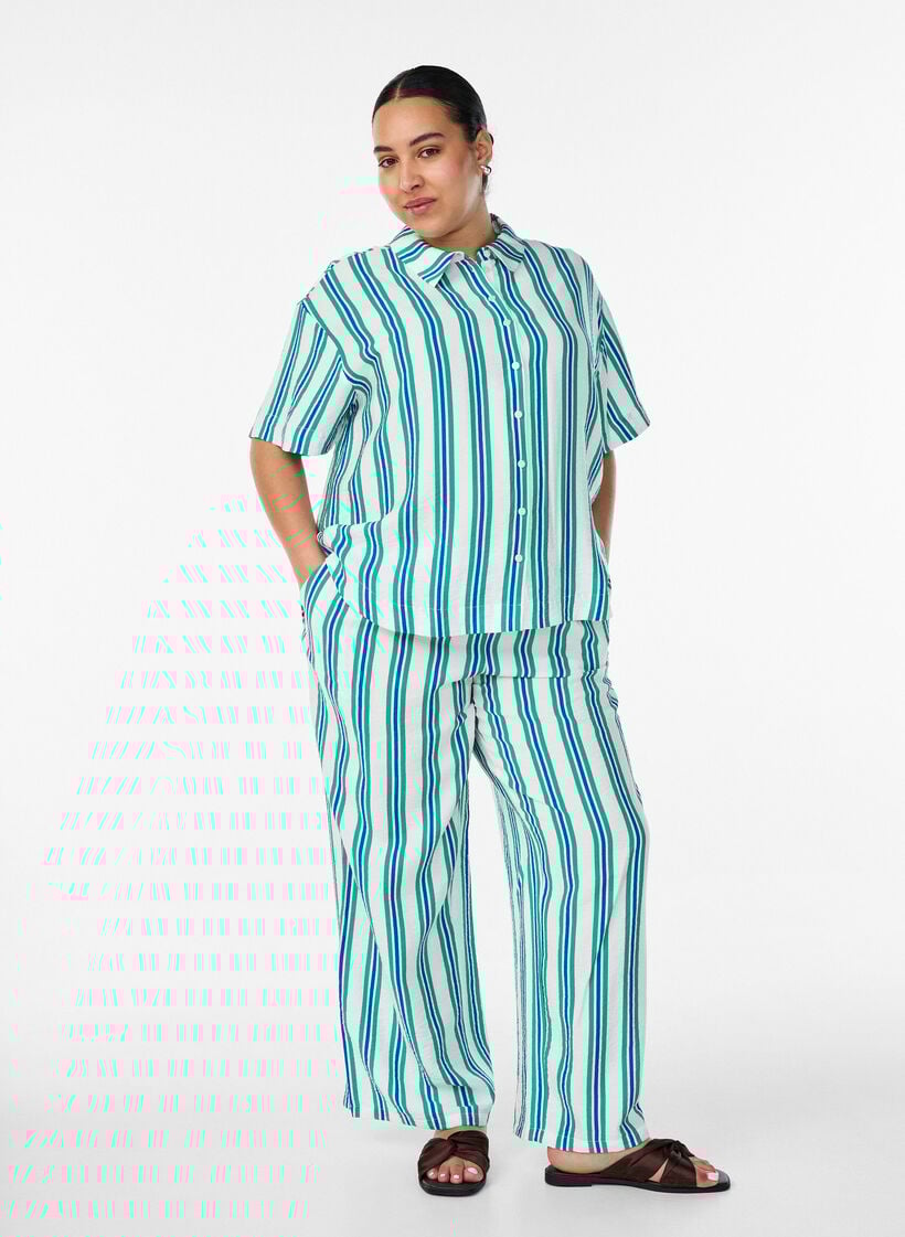 Stripet viskose skjorte med korte ermer, Vanilje, Model image number 1