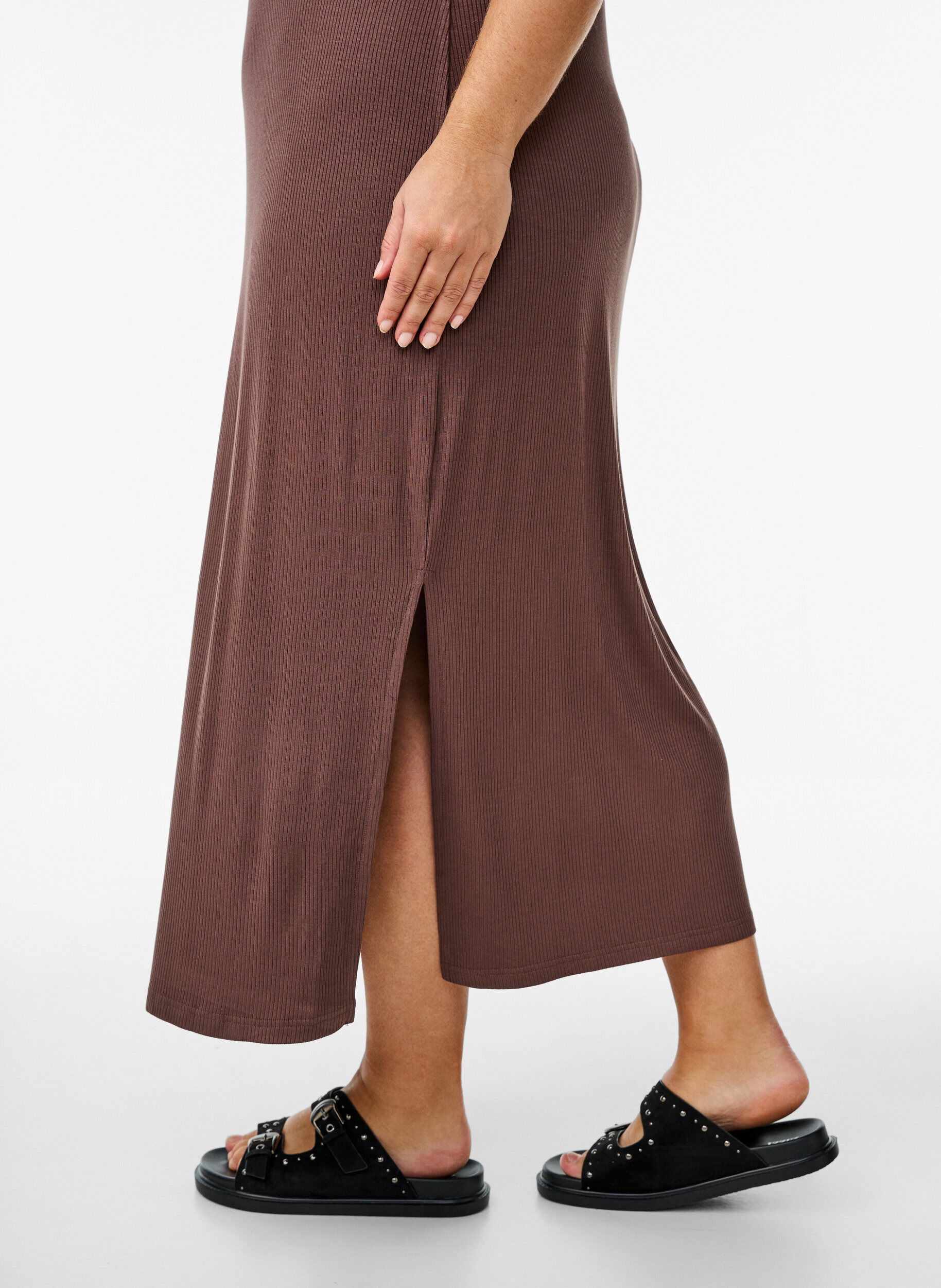 Zizzi Ermel&oslash;s kjole i ribbestrikket viskose, Brun, Model image number 2