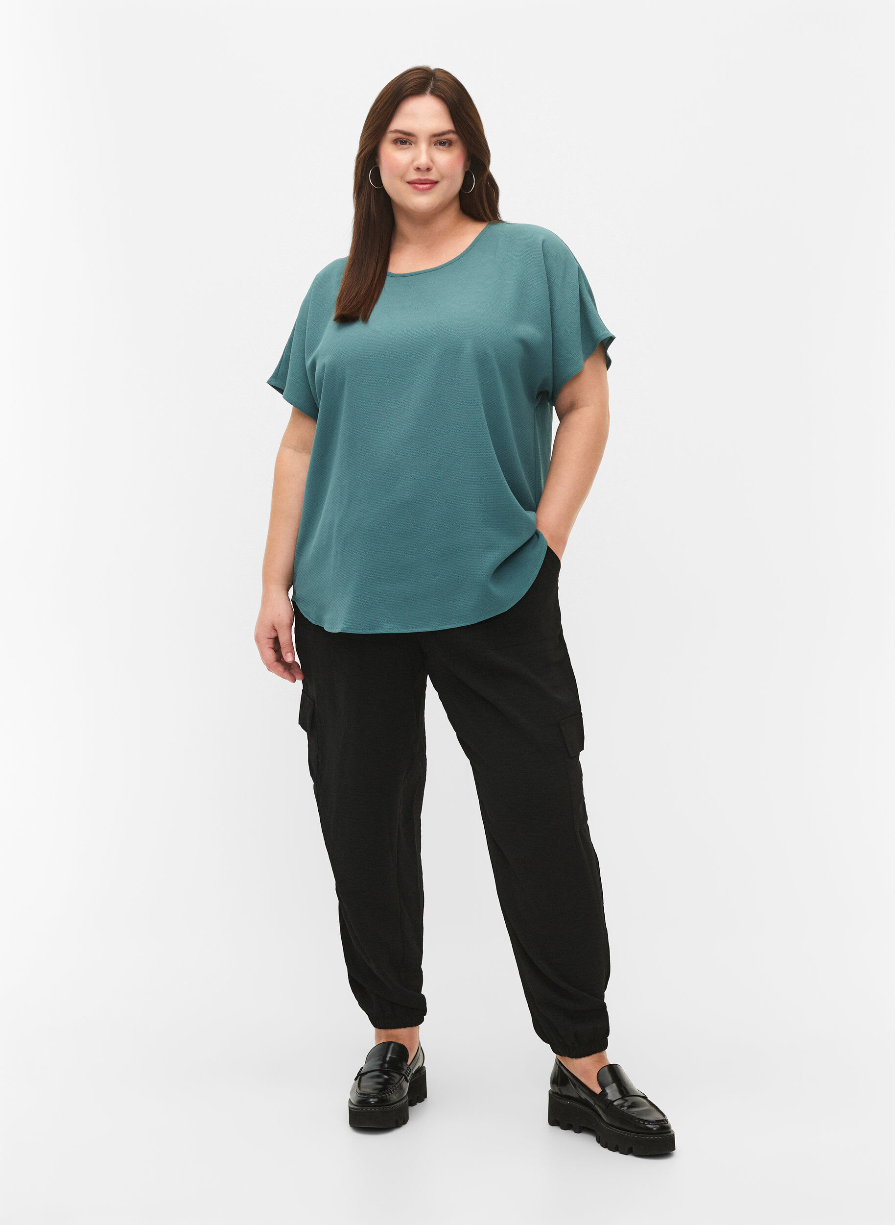 ZizziKortermet bluse med rund hals, Gr&oslash;nn, Model image number 1