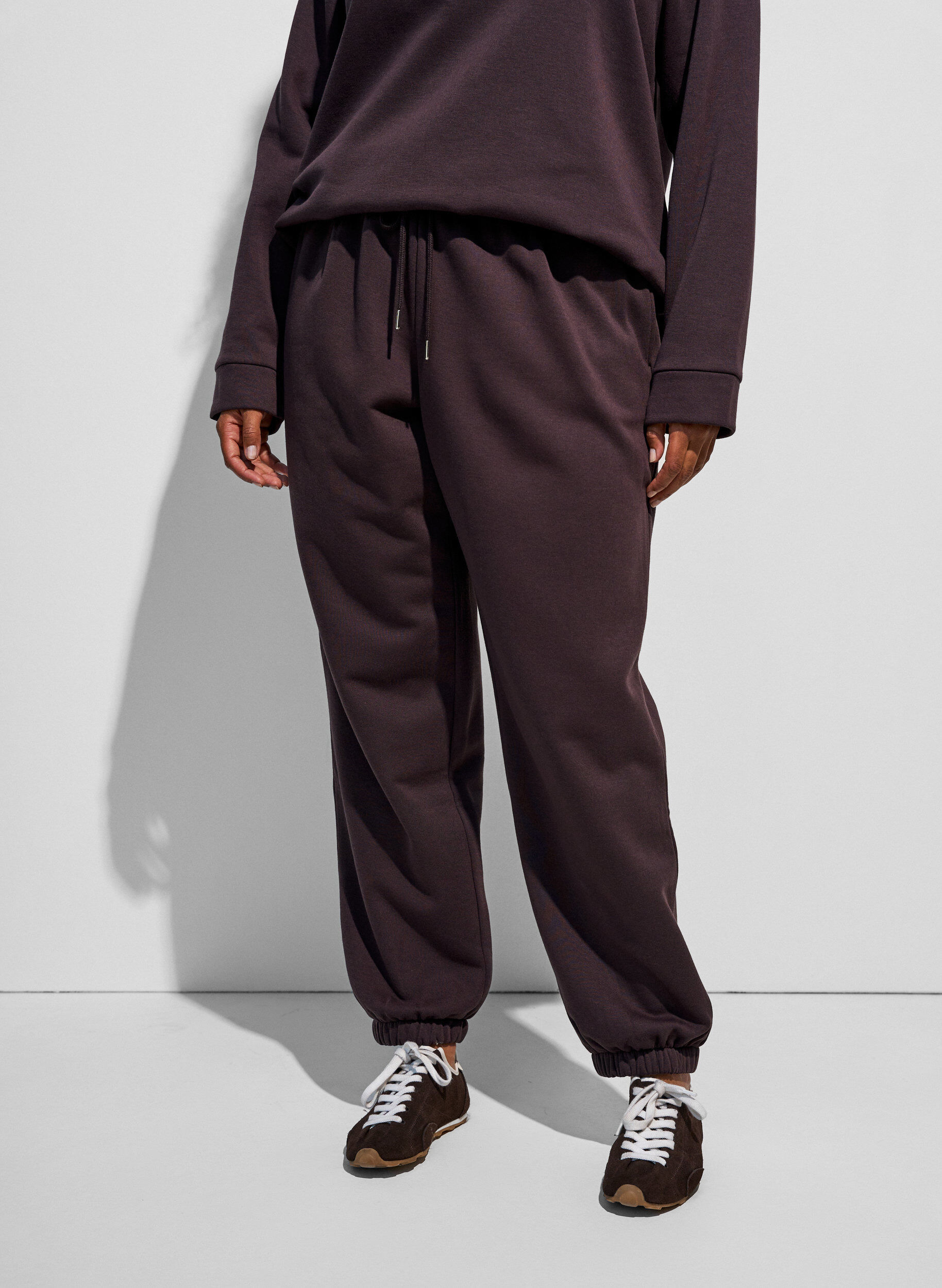 ZizziJoggebukse med h&oslash;y midje og sn&oslash;ring, Brun, Model image number 3