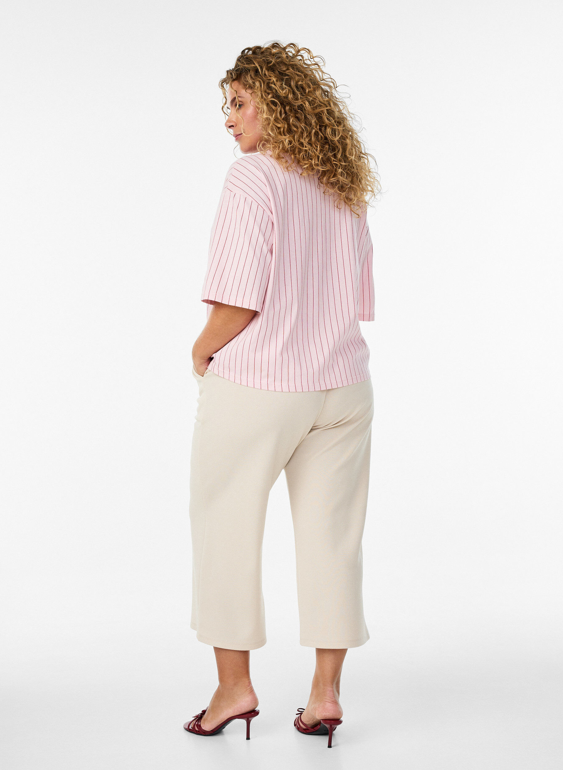 Zizzi L&oslash;se bukser med 7/8 lengde, Beige, Model image number 1