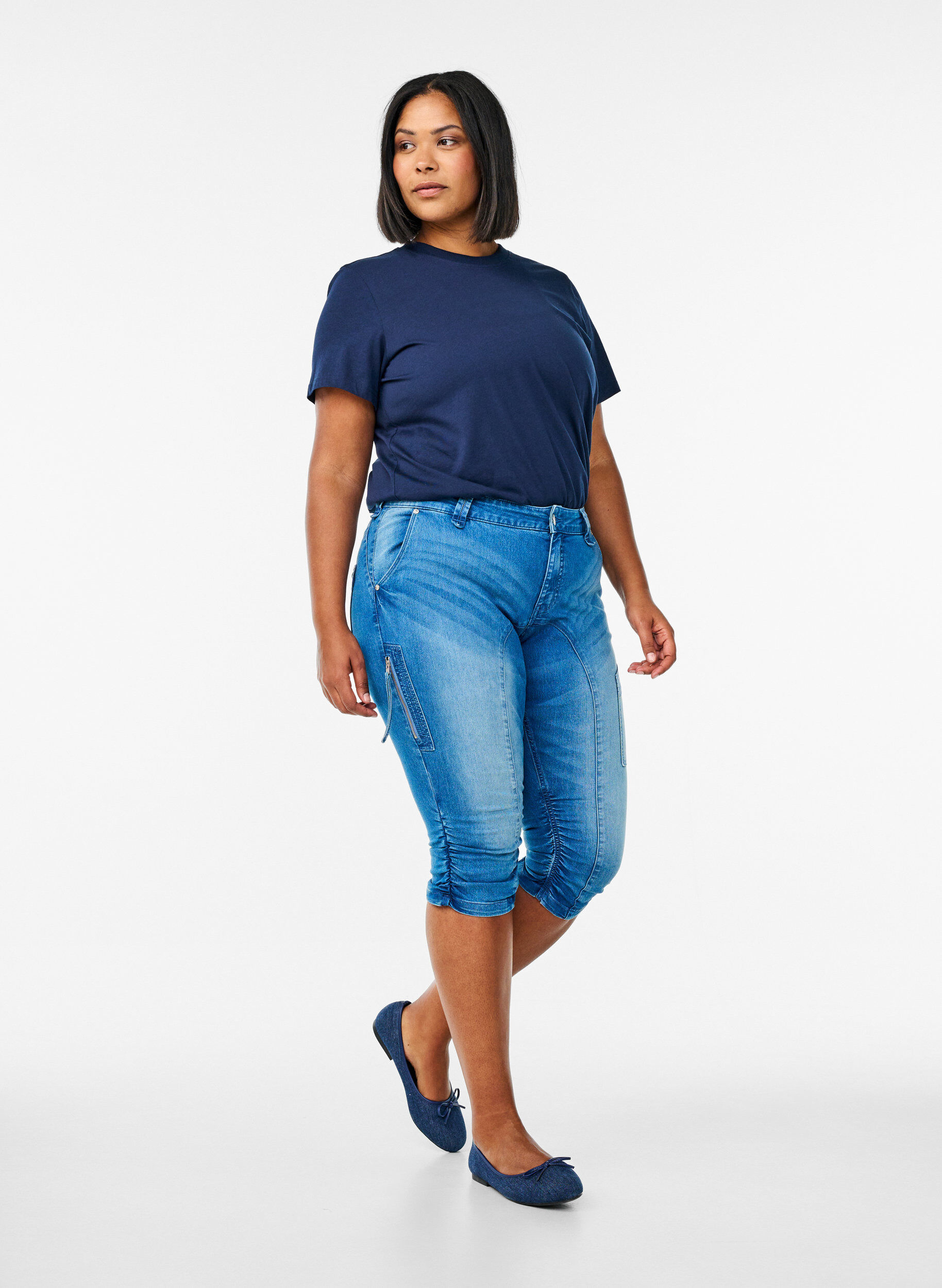 Slim-fit capri-jeans med lommer, Bl&aring;, Model
