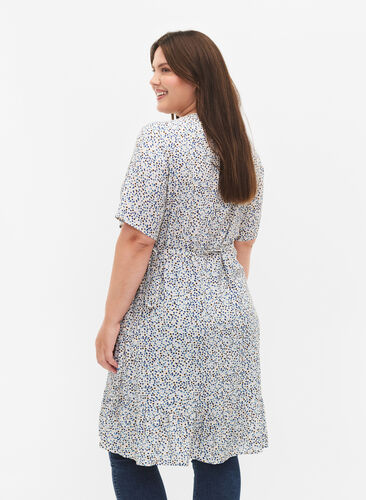 Prikket omslagskjole i viskose, Blue Dot AOP, Model image number 1