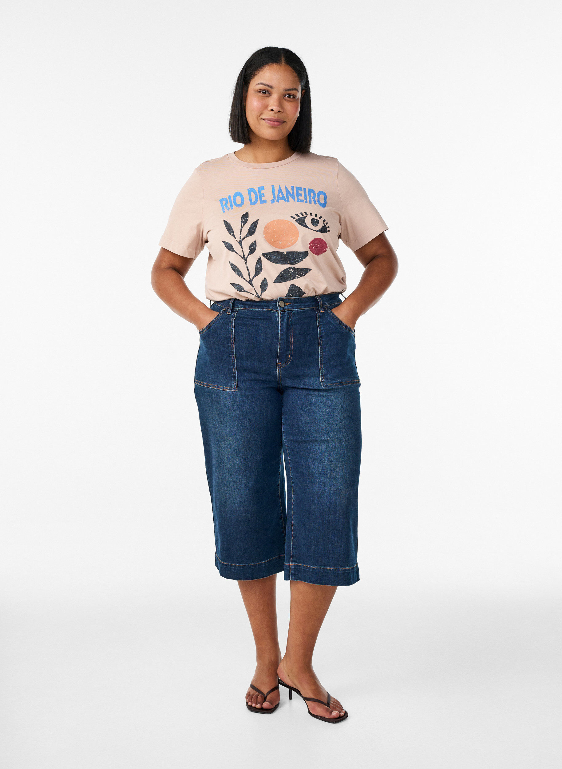 Zizzi Bomulls-T-skjorte med trykk foran, Beige, Model image number 1