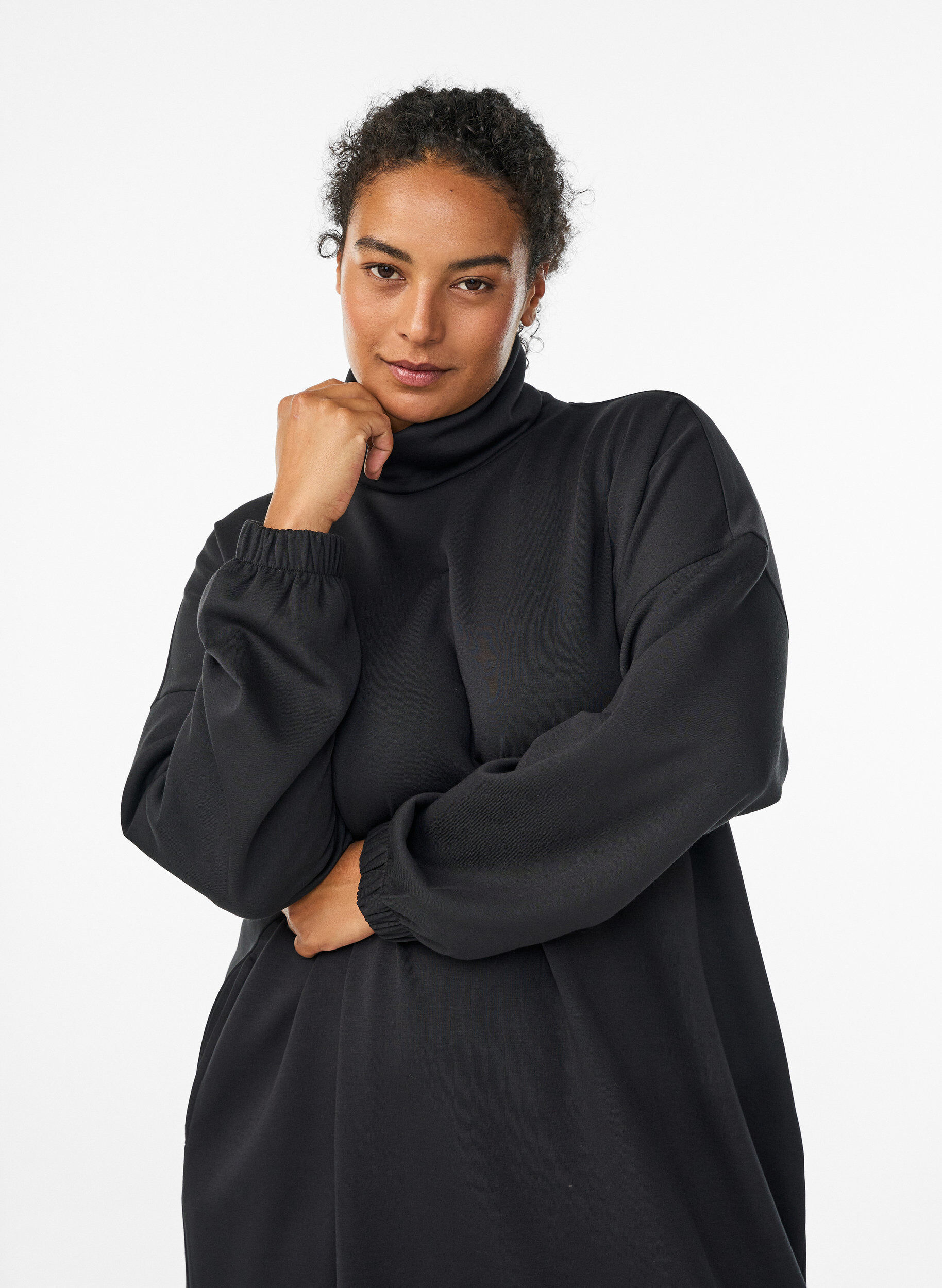 Zizzi Turtleneck kjole i A-linjefasong, Svart, Model image number 2