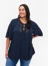 Viskosebluse med 1/2 ermer og broderidetaljer, Total Eclipse, Model