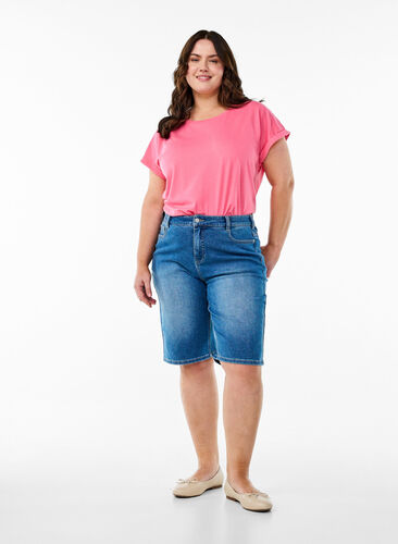 Zizzi Høy midje denim Bermuda shorts, Blå, Model image number 1