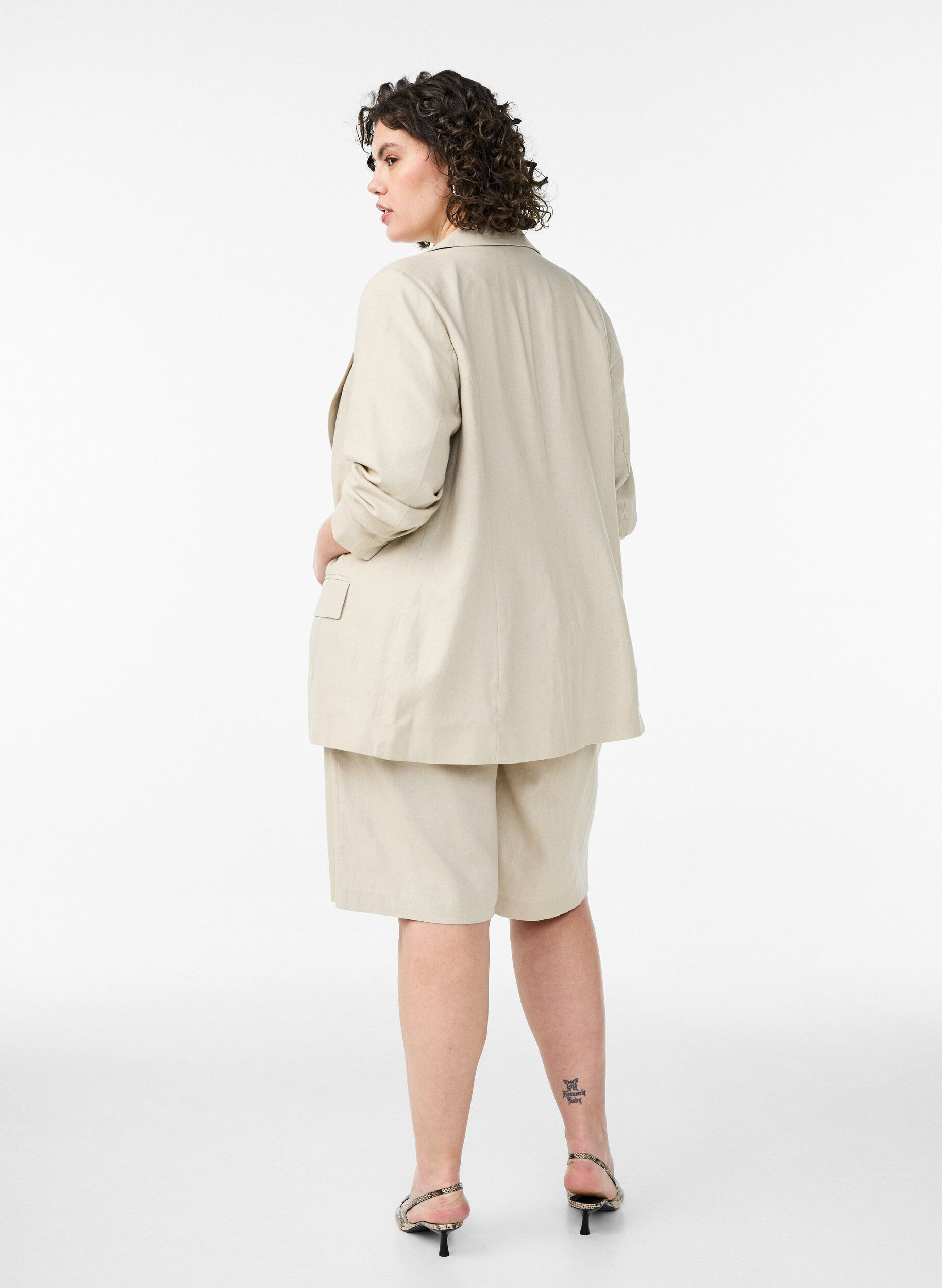 ZizziBermudashorts med h&oslash;y midje i lin og viskose, Beige, Model image number 2