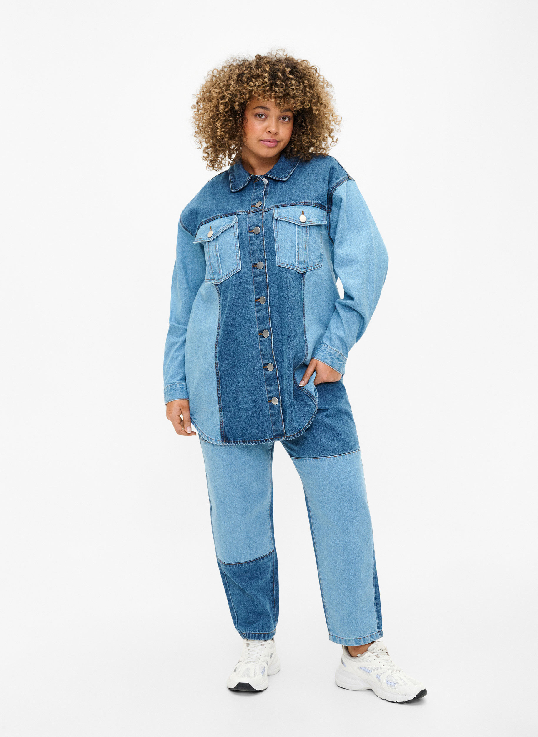 Zizzi Colorblock dongerijakke, Light Blue Denim, Model image number 2