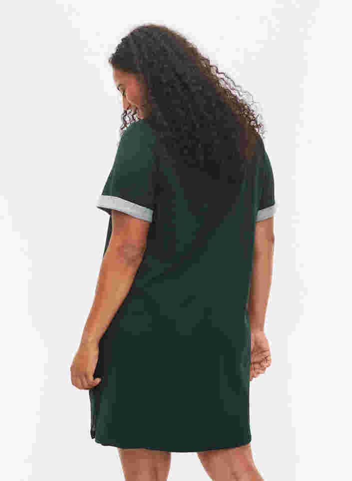Kjole med korte ermer og splitt, Scarab, Model image number 1