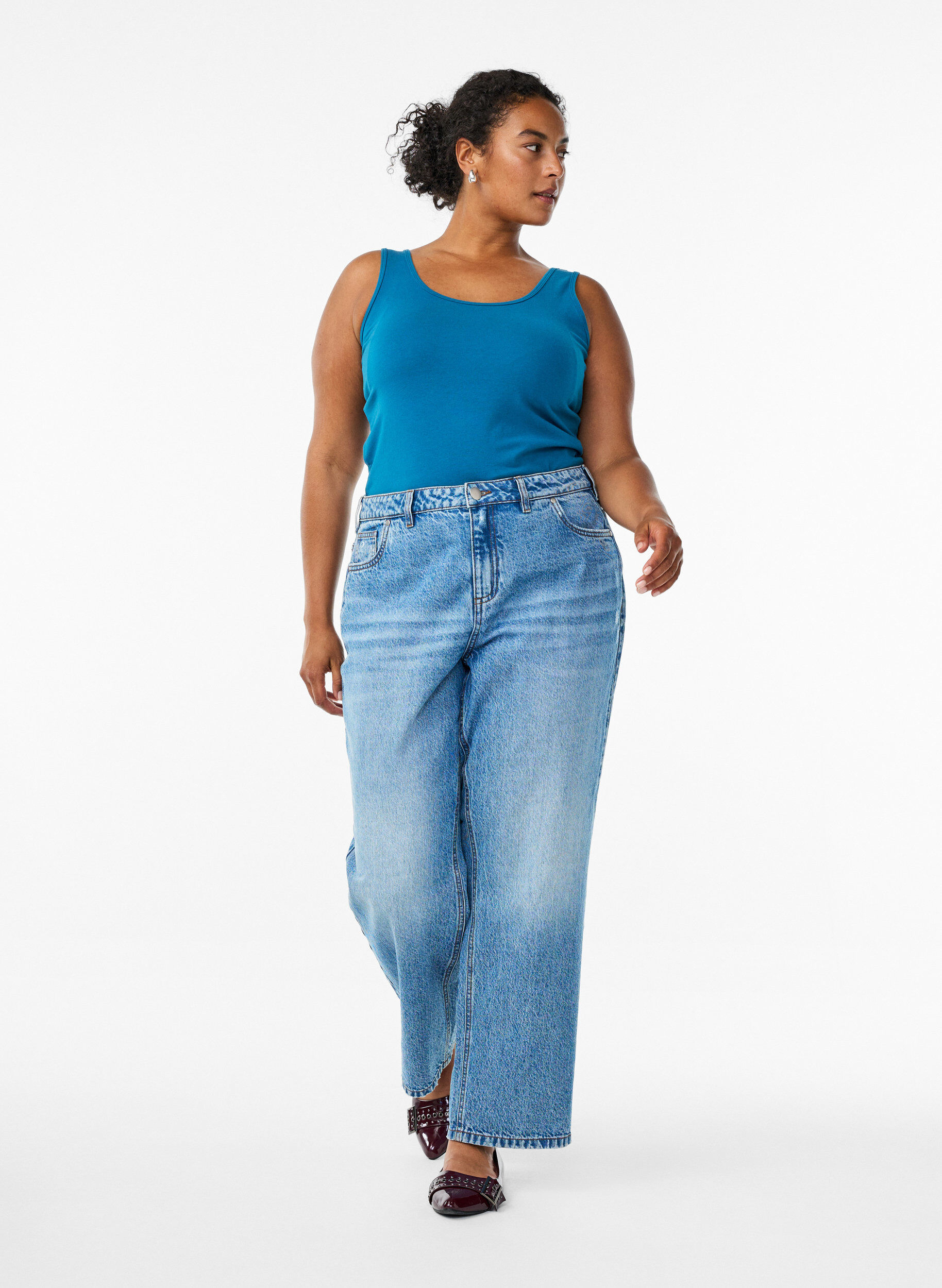 ZizziEnsfarget basic topp i bomull, Bl&aring;, Model image number 1