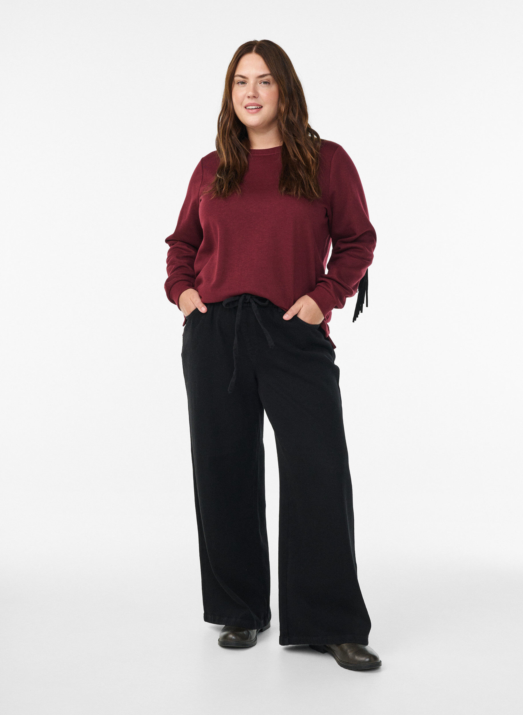 Zizzi Genser med frynser, M&oslash;rk Bordeaux, Model image number 1