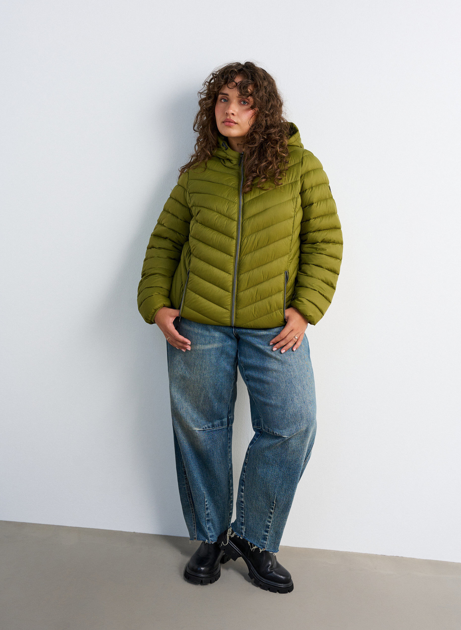 ZizziLett jakke med hette, Gr&oslash;nn, Model image number 1