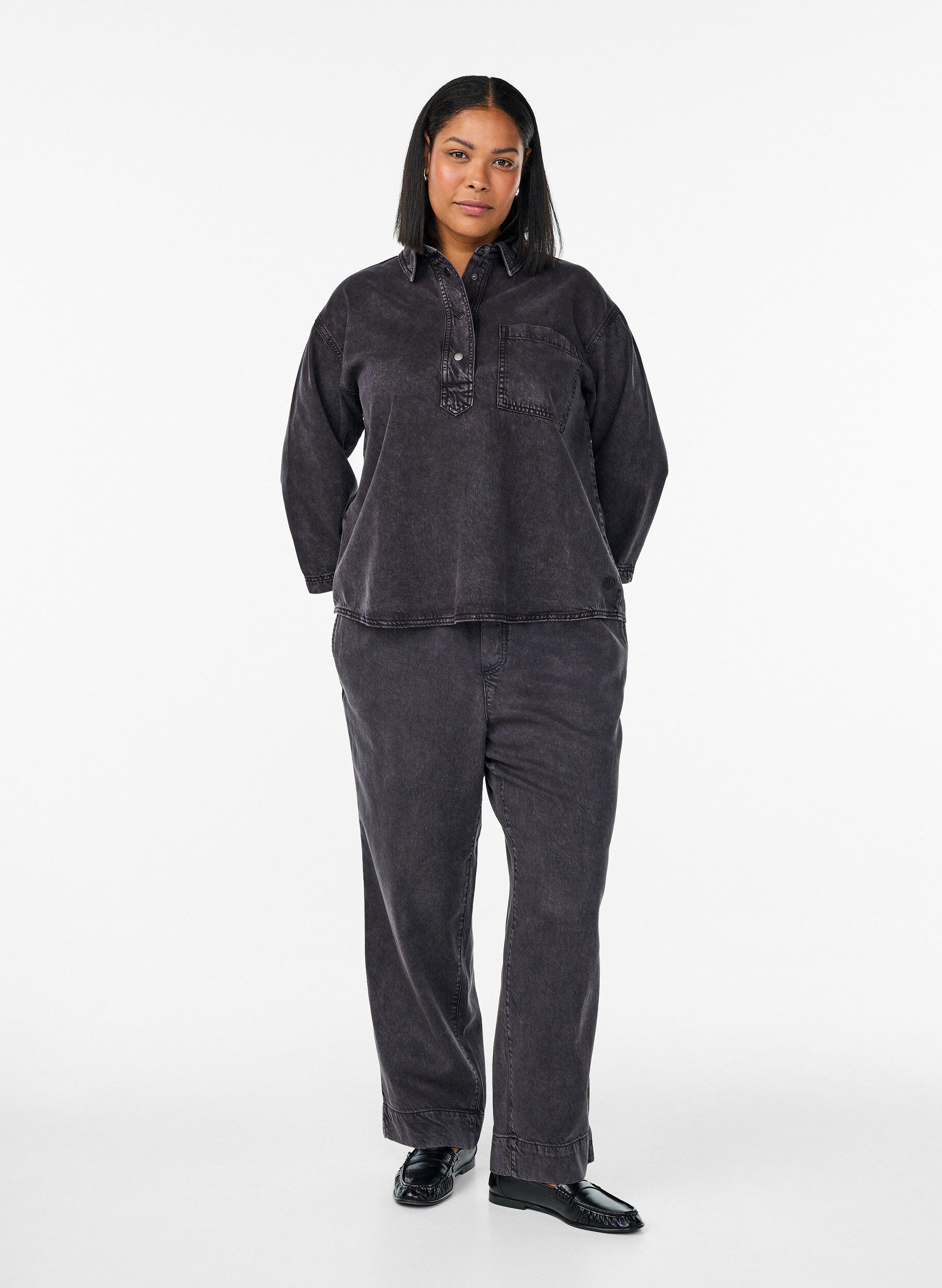 Zizzi L&oslash;s denimskjorte med 3/4-ermer, Gr&aring;, Model image number 1