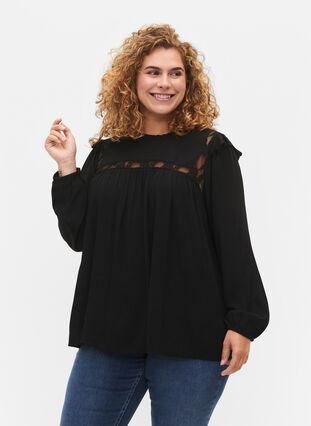 Viskosebluse med volanger og blonder, Black, Model image number 0