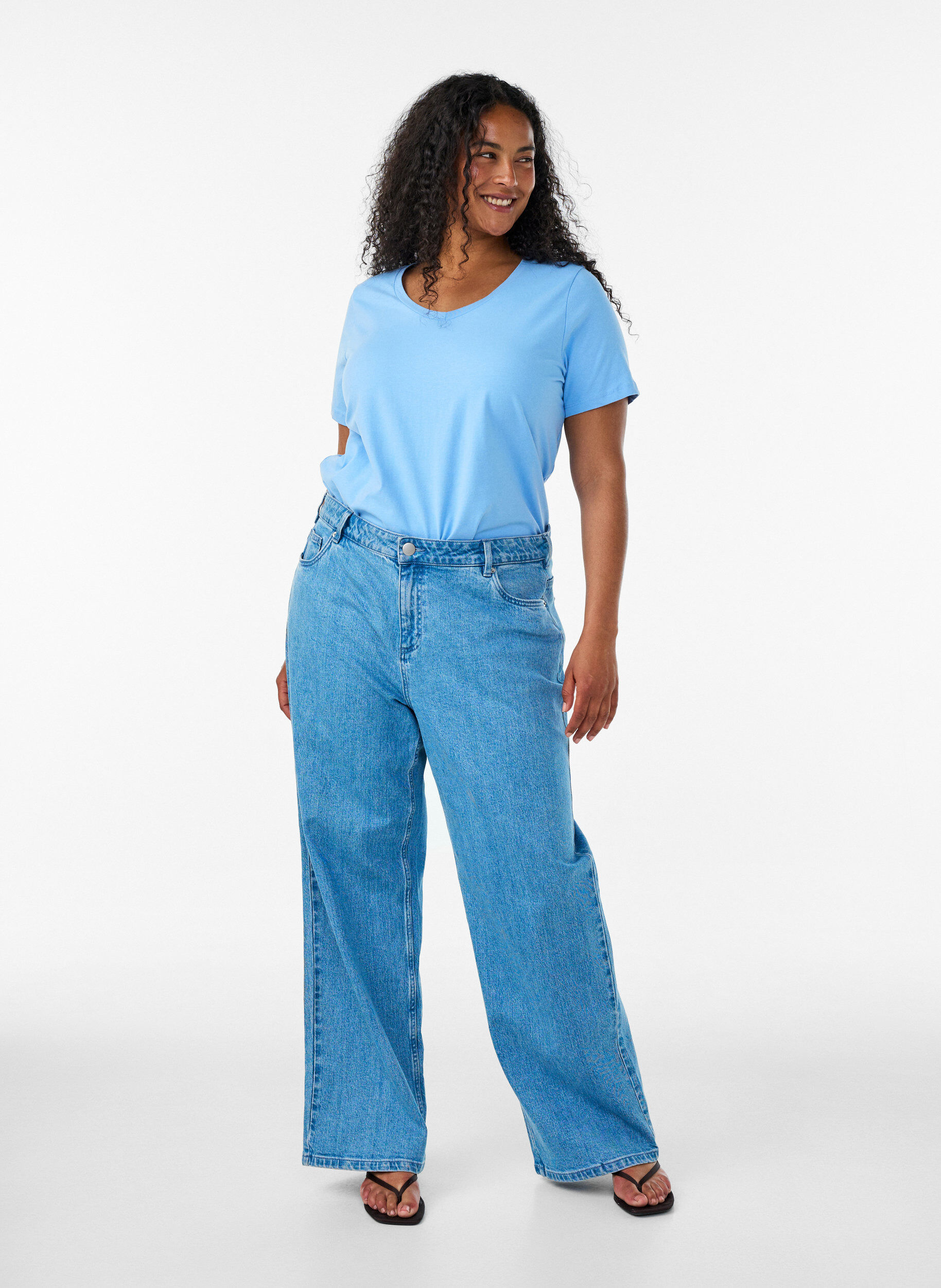 ZizziEnsfarget basis T-skjorte i bomull, Bl&aring;, Model image number 1