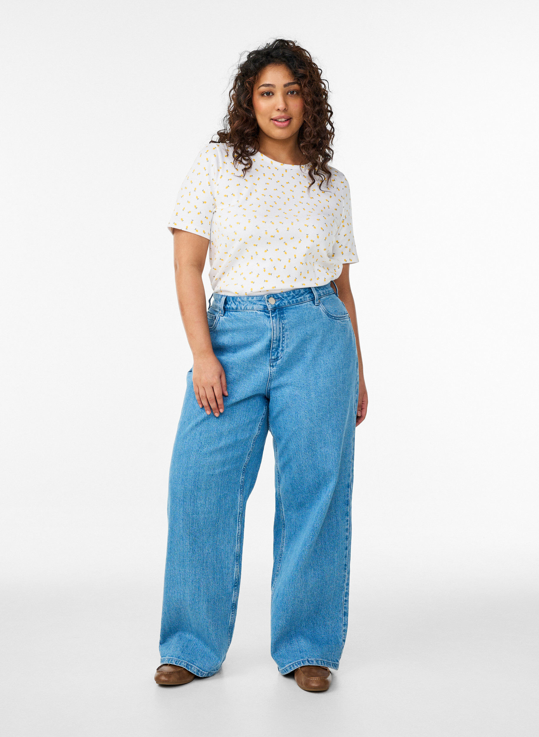 Zizzi Bomulls T-skjorte med heldekkende trykk, Hvit, Model image number 1