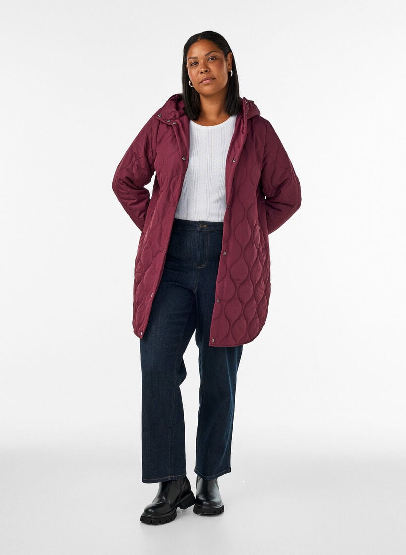 Mellomlang quiltet jakke med hette, 0655, Model image number 1