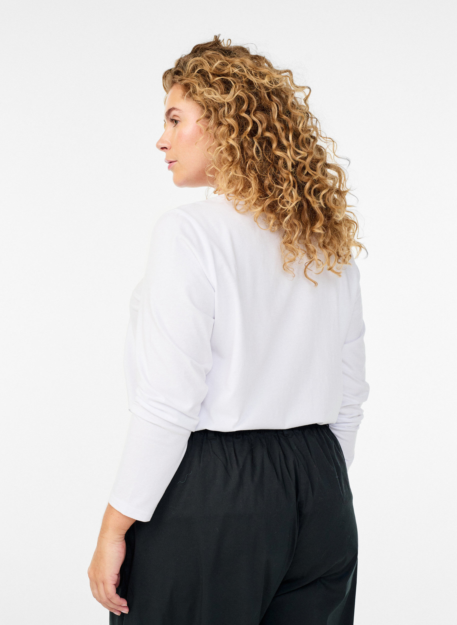 Zizzi Basis jersey topp med lange ermer, Hvit, Model image number 2