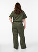 Cordfl&oslash;yels jumpsuit med straight fit ben, Gr&oslash;nn, Model image number 1