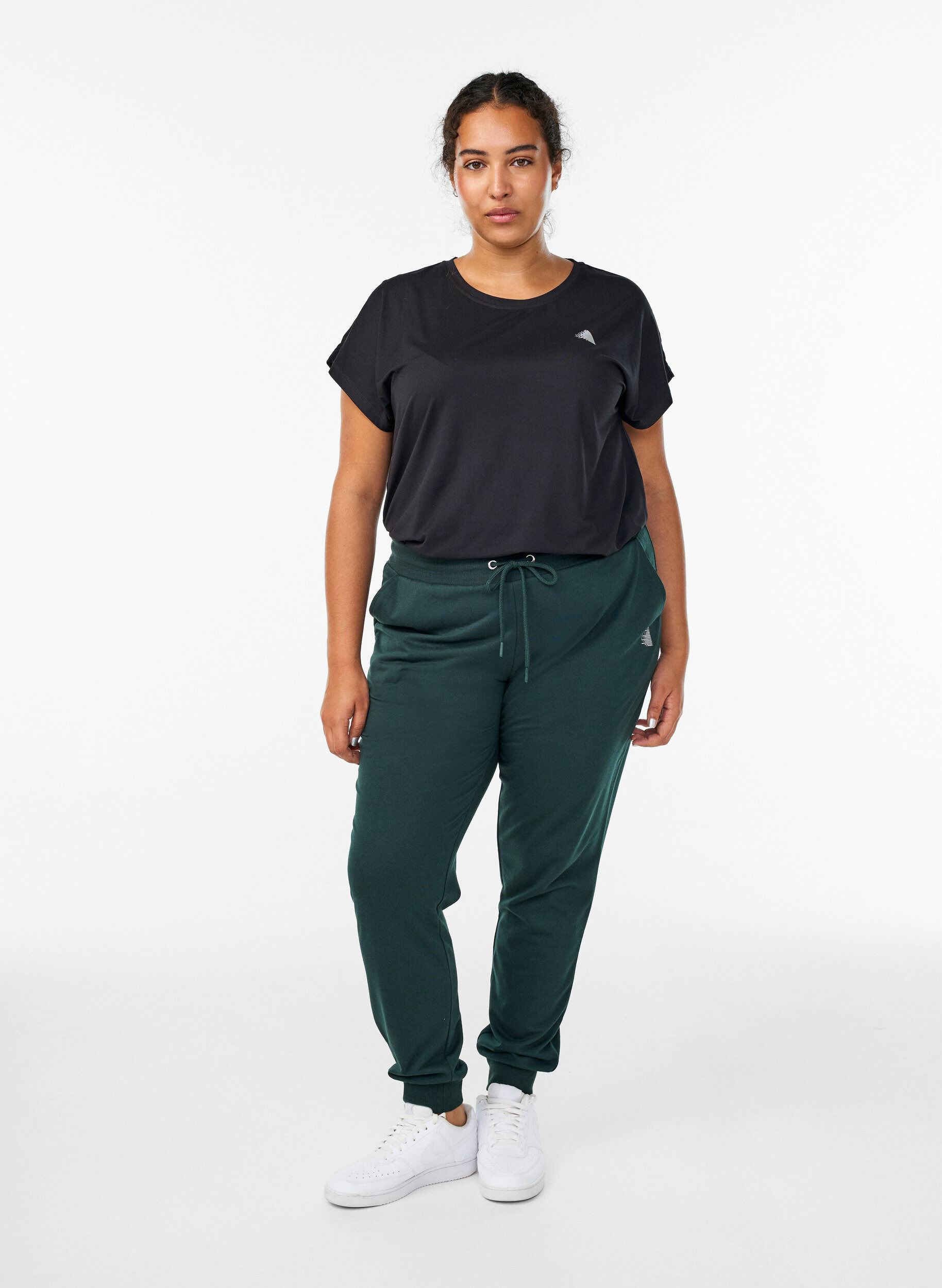 L&oslash;se joggebukser med lommer, Gr&oslash;nn, Model