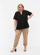Kortermet bluse i viskose med V-hals, Black, Model image number 2