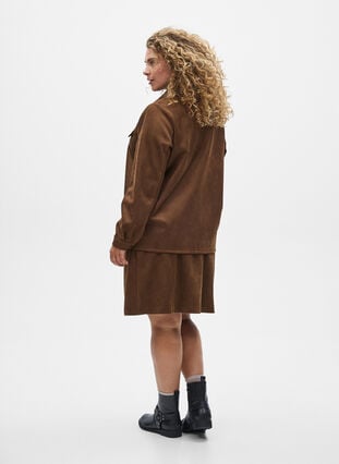 Zizzi Imitert semsket skjorte, Brown Fake Suede , Model image number 1