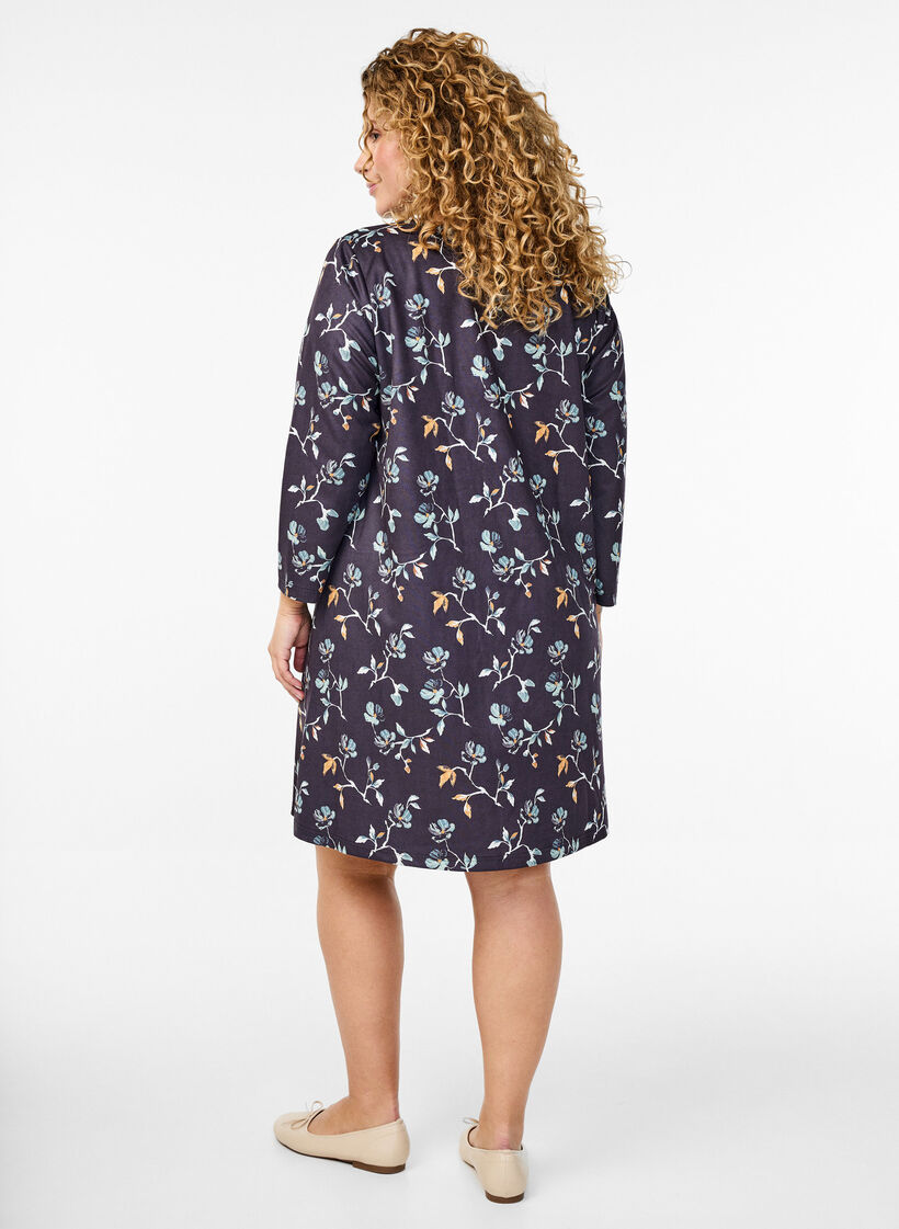 Kort A-linjekjole med 7/8 ermer, Svart, Model image number 2
