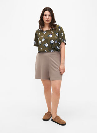 Zizzi FLASH - Løstsittende shorts med lommer, Beige, Model image number 1