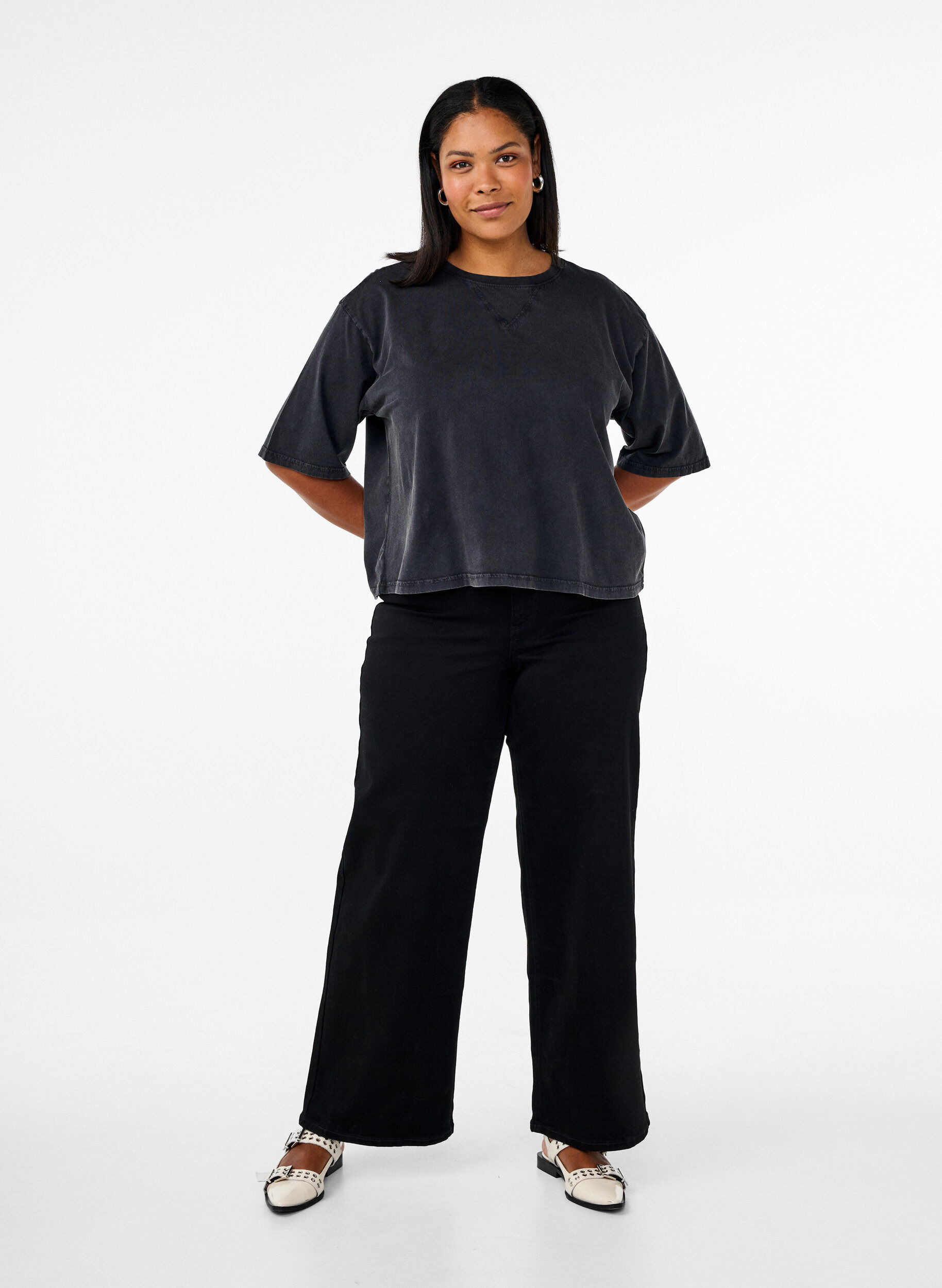 Zizzi Boxy T-skjorte i organisk bomull, Gr&aring;, Model image number 1