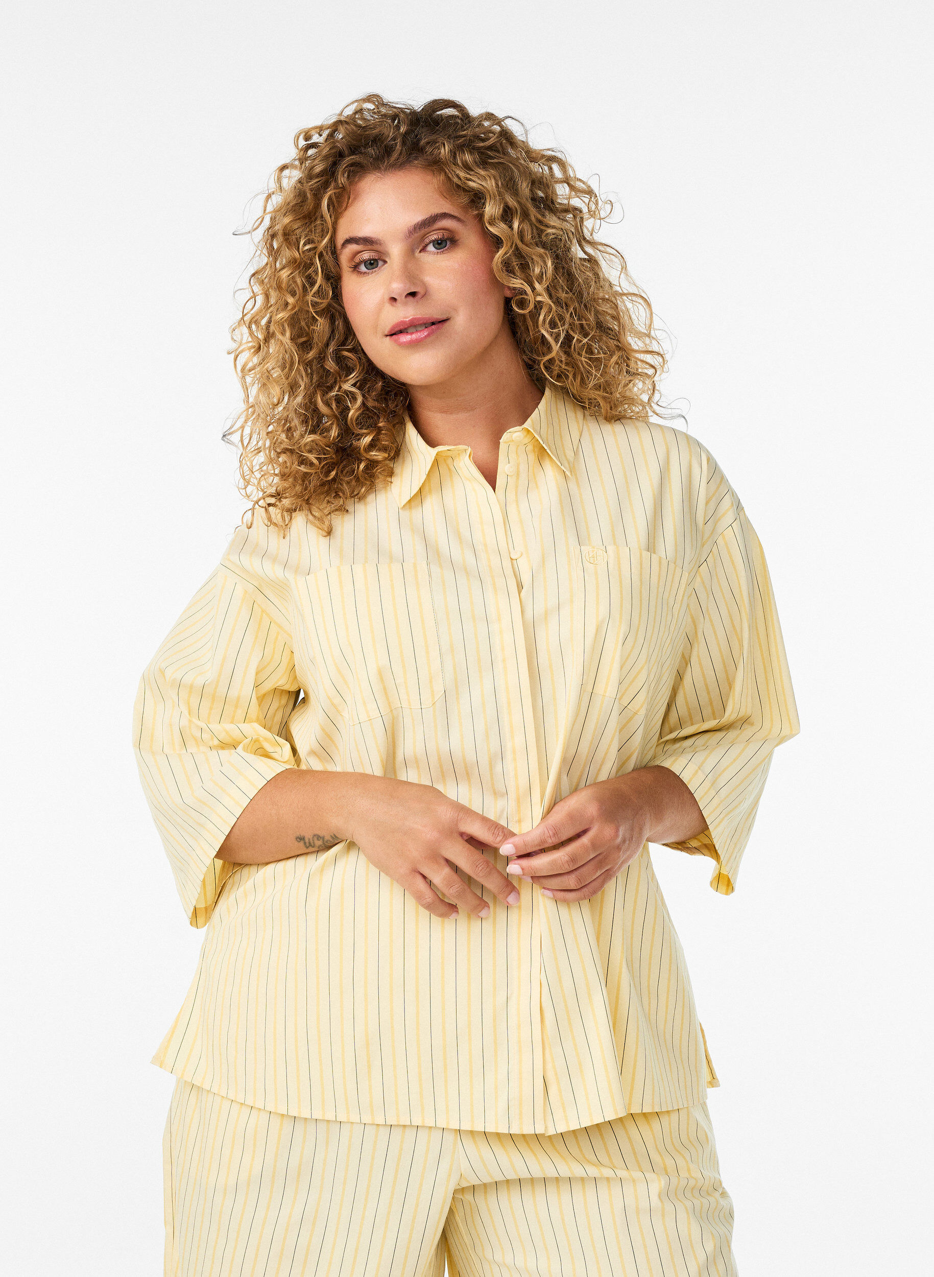 Stripete bluse i en Loose fit, Gul, Model
