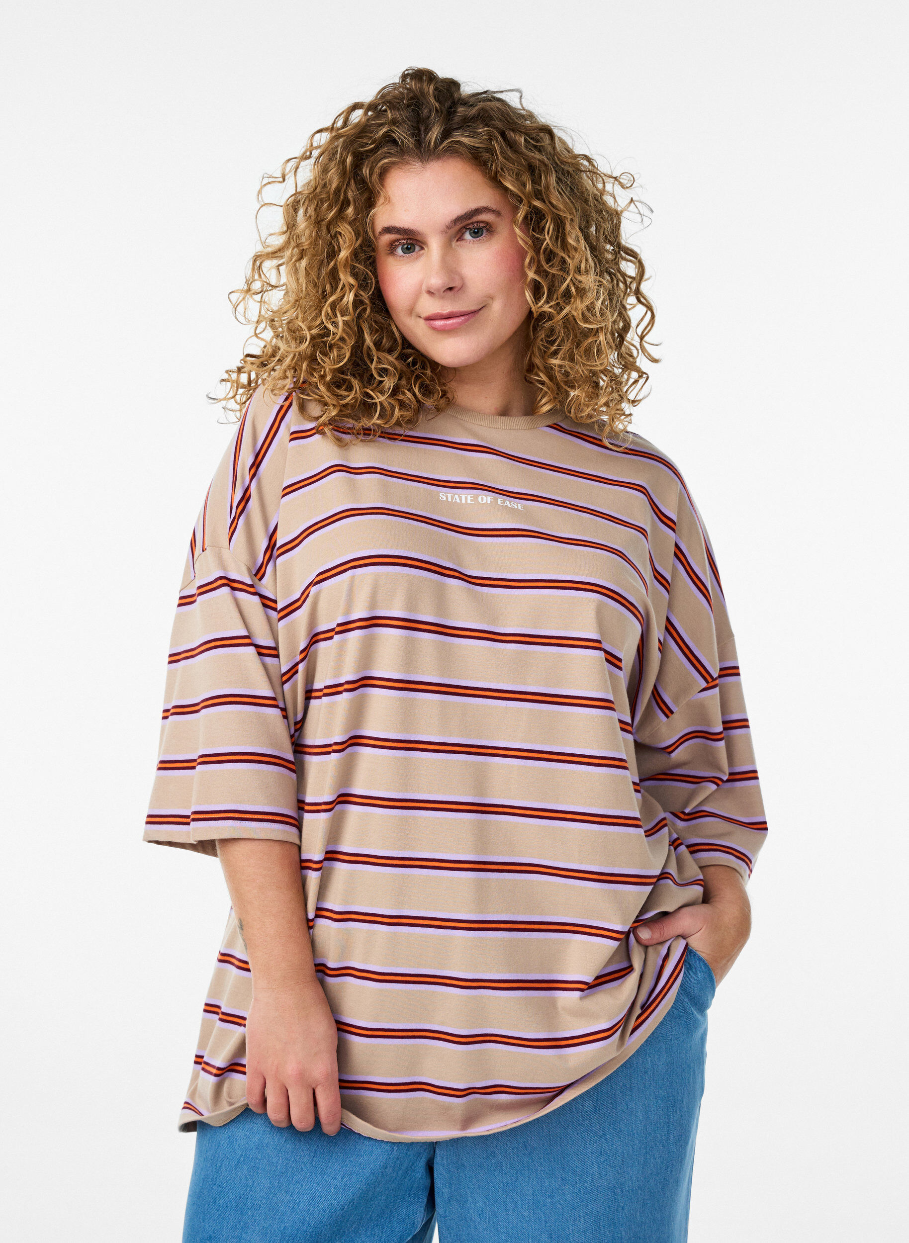 ZizziOversized T-skjorte med striper og 1/2 ermer, Beige, Model image number 0