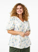 Blomstret satengbluse med puffermer, Off White Blue Fl., Model image number 0