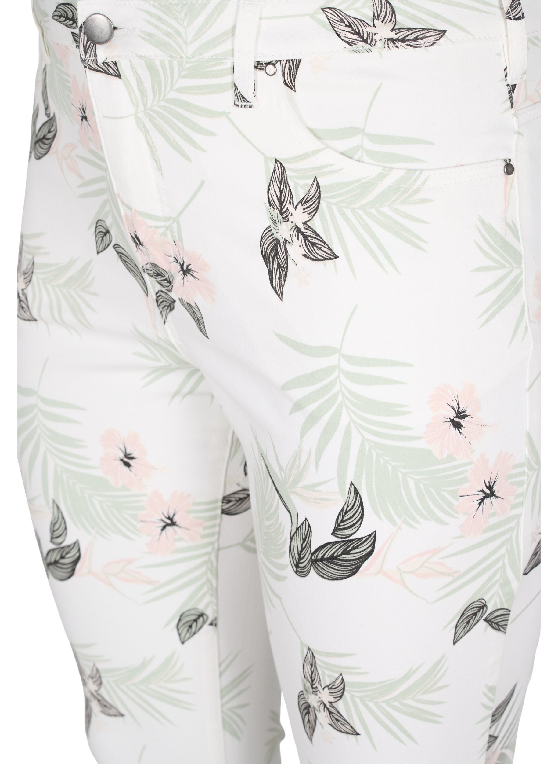 Zizzi Amy jeans med h&oslash;yt liv og blomsterm&oslash;nster, White Flower AOP L78, Packshot image number 2