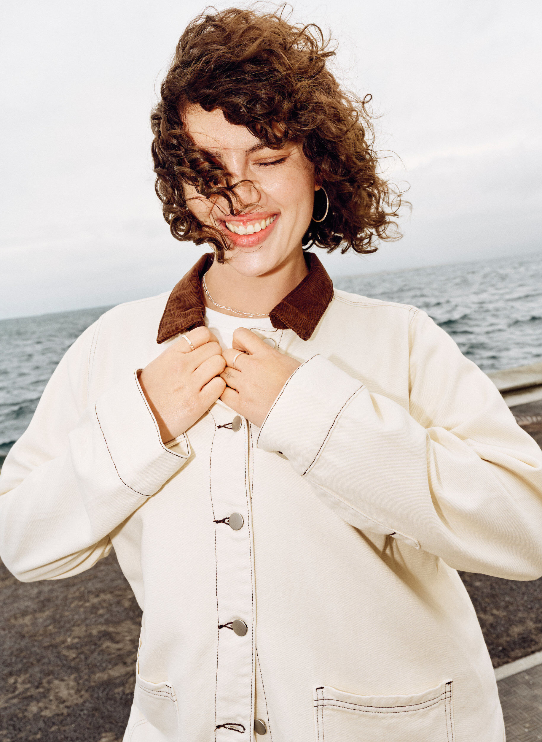 Zizzi Farget denimjakke med kontrastkrage, Vanilje, Image image number 0